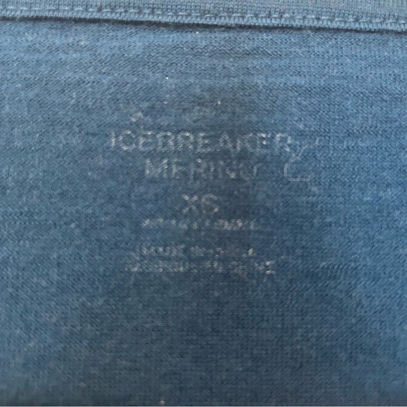 Icebreaker 100% merino long sleeve scoop🌃night - Picture 3 of 5